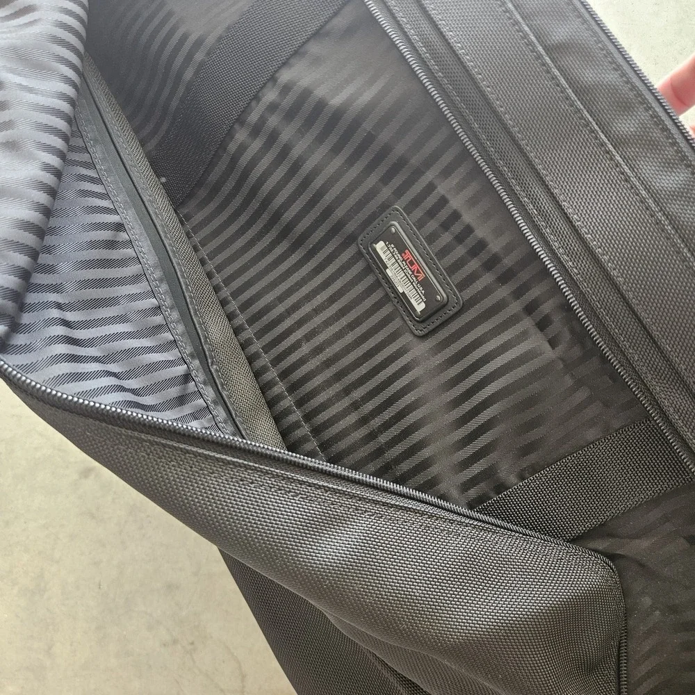 TUMI Alpha 2252D3 30